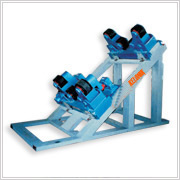 倾斜自调式滚轮架